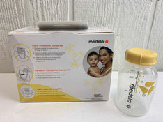 secondhand Medela Milk Storage Bags, + Bottle