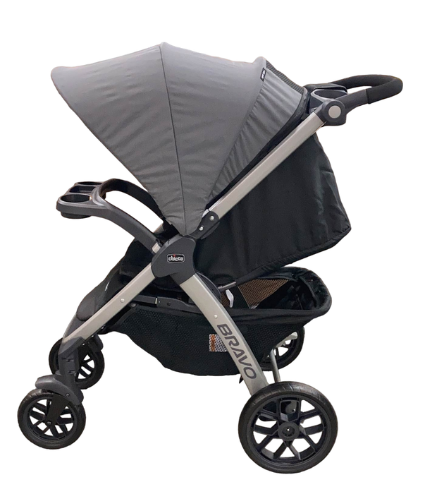 secondhand Chicco Bravo Trio Travel System, 2023