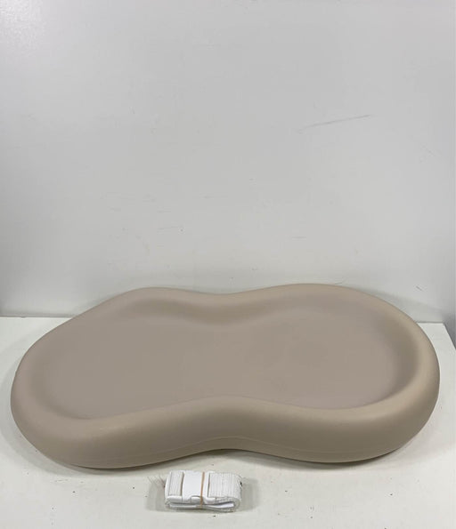 secondhand Keekaroo Peanut Changing Pad, Vanilla