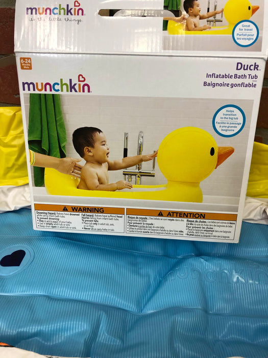 Munchkin Inflatable Duck Tub And Robe