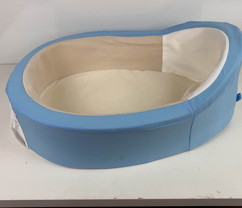 secondhand Mumbelli Womb-Like Adjustable Infant Bed