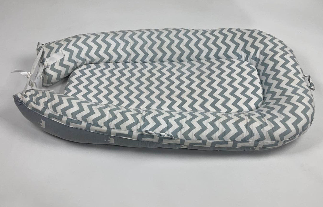 secondhand Newborn Lounger