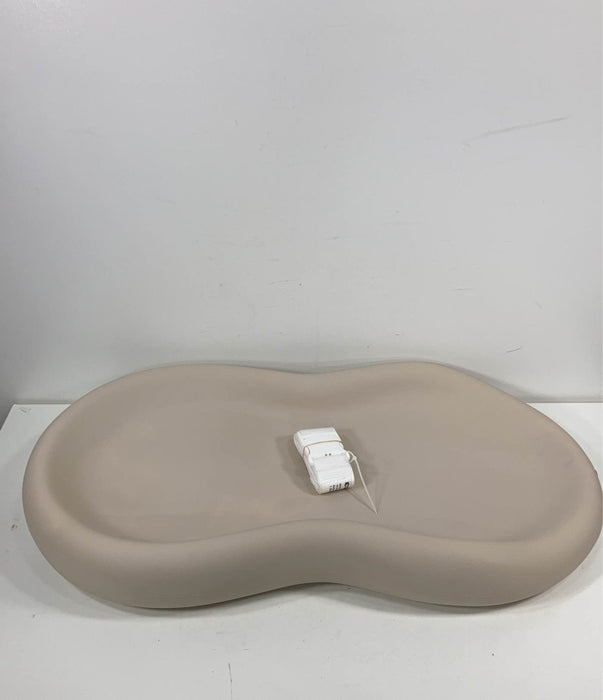 secondhand Keekaroo Peanut Changing Pad, Vanilla