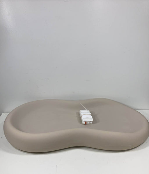 secondhand Keekaroo Peanut Changing Pad, Vanilla