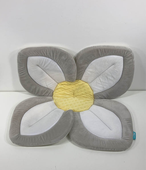 used Blooming Bath Baby Bath Lotus, White-Yellow