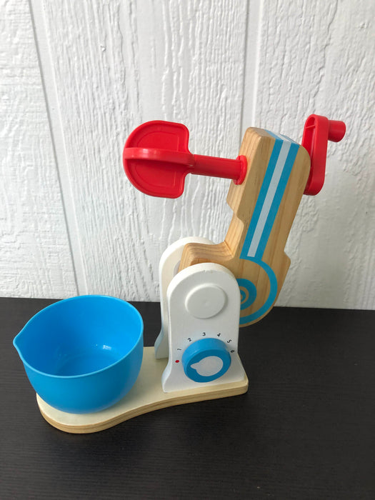 secondhand Melissa & Doug Wooden Make-A-Cake Mixer Set