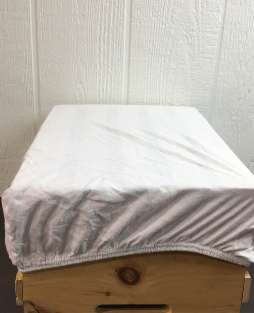 secondhand Fitted Bassinet Sheet