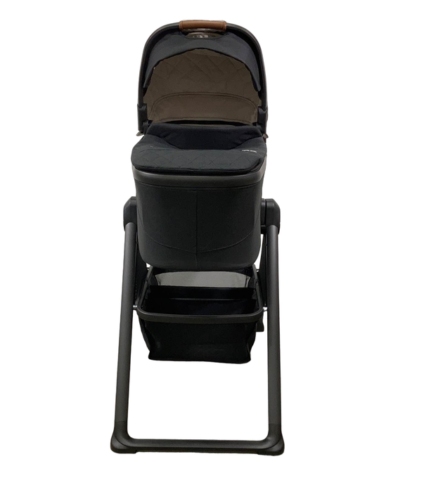 secondhand Nuna Demi Grow Bassinet + Stand, 2023, Caviar