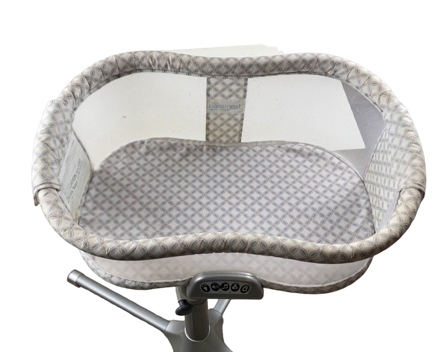 Halo BassiNest Swivel Sleeper Premiere Series, Pebble