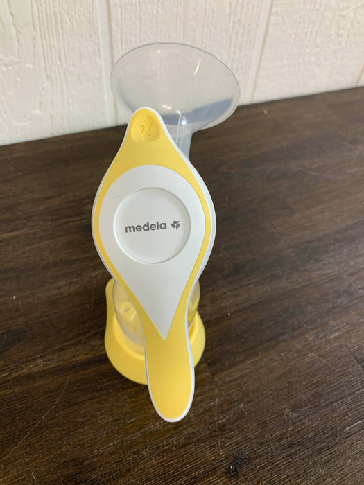 secondhand BUNDLE Medela Handpump And Accessories