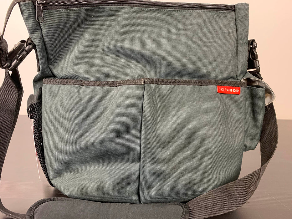 used Skip Hop Messenger Diaper Bag