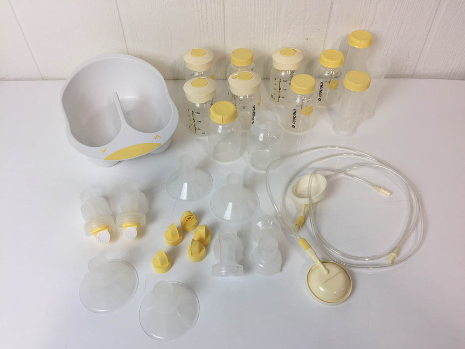 used BUNDLE Medela Bottles and Accessories