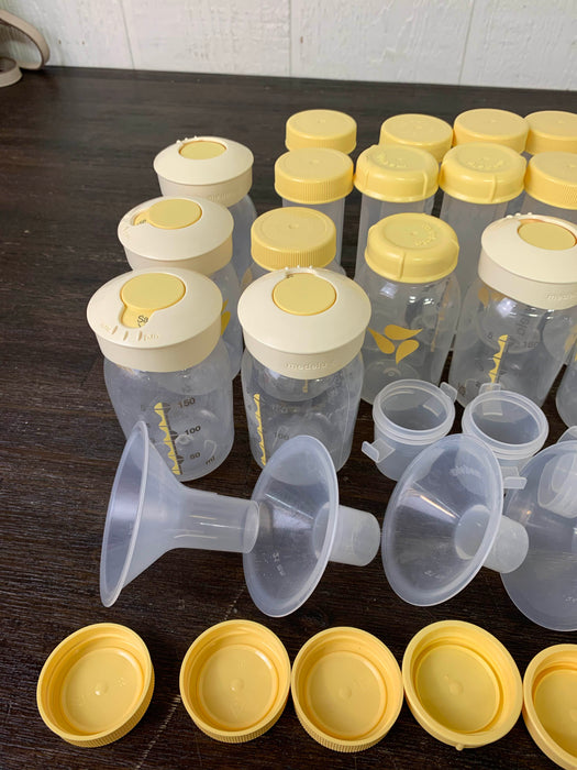 secondhand BUNDLE Medela Bottles